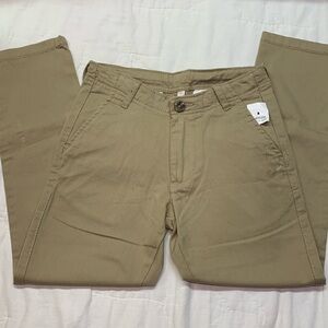 Izod- Flat front, adjustable waist, easy care stretch chinos. Size 8 NWT
